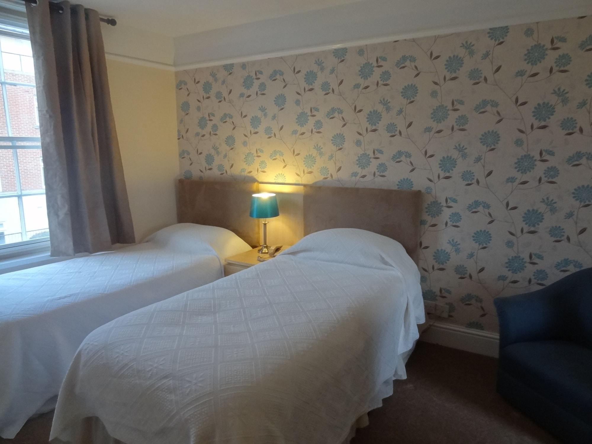 Edward Hotel Gloucester Exteriör bild